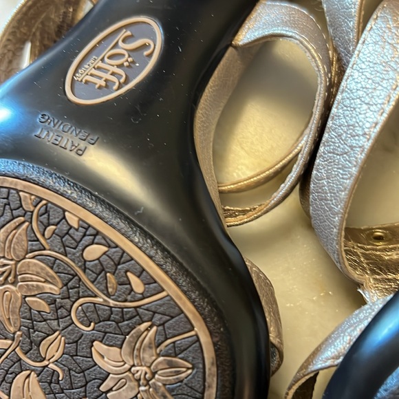 Soft Sandals, Kitten Heel Sz 8 - Picture 8 of 14